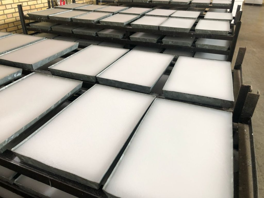 Paraffin Wax Grades: Types, Properties & Uses