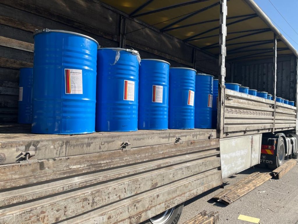 Petroleum jelly : neutral oils